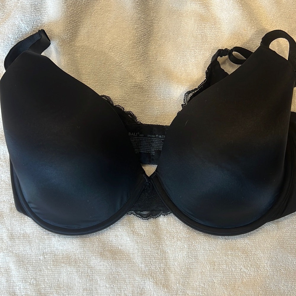 Bali black bra with scalloped lace edges, new without tags